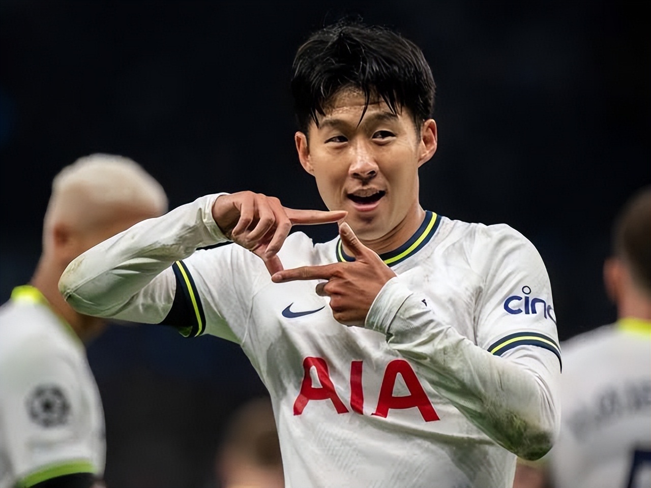 0-2 to 2-2! Sun Xingmin saves Tottenham, Ten Hag self-destructs the ...