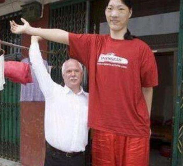 Chinese Giantess