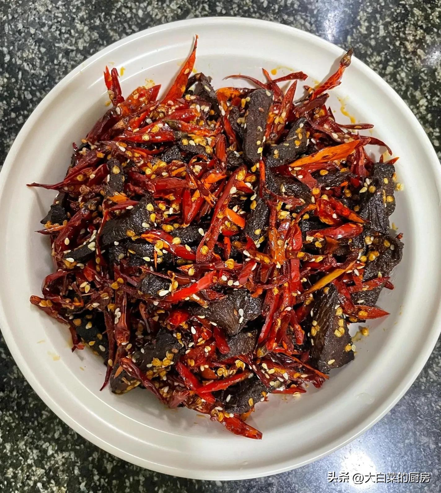 It's so delicious that you can't stop eating cold beef. It's spicy