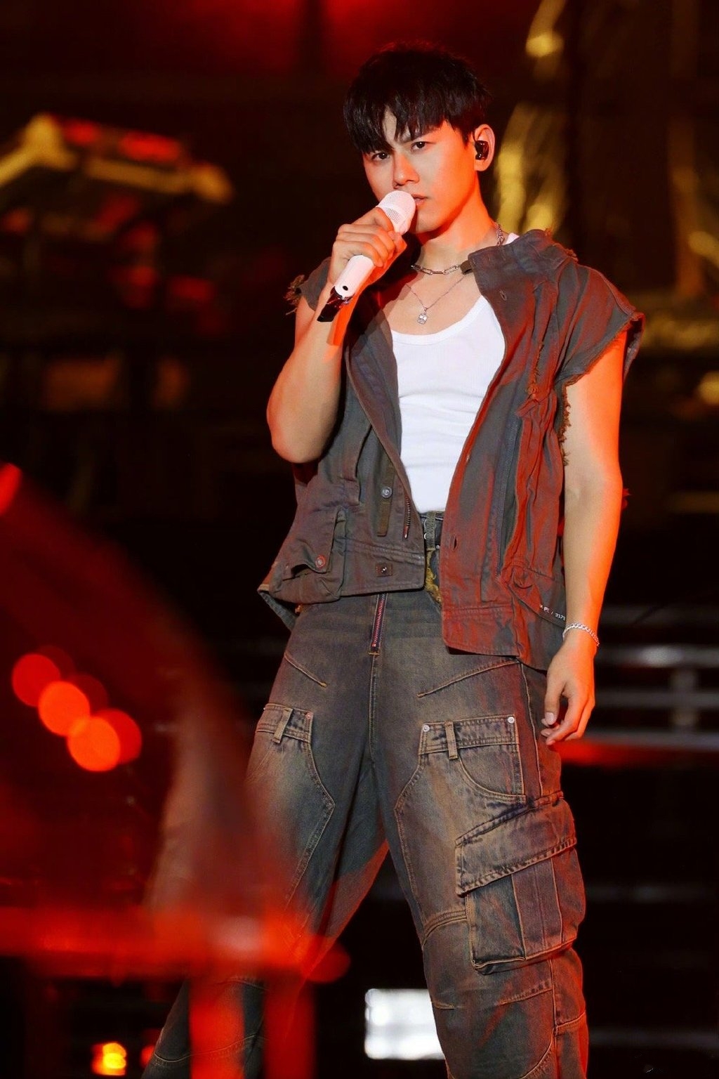 Zhang Jie generously showed his love with Sister Na on the stage of the ...