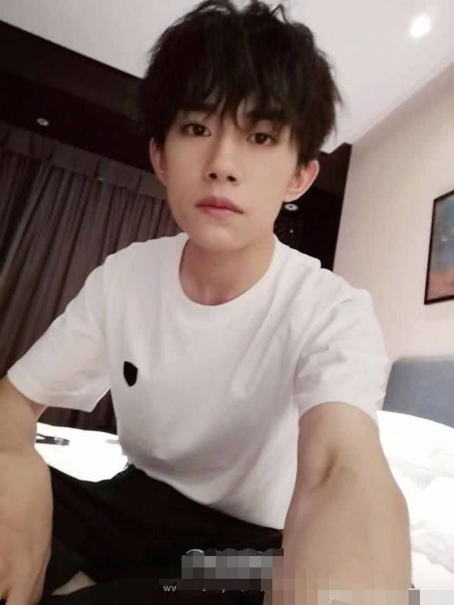 How did Yi Yang Qianxi perform in the art exam?Just look at his