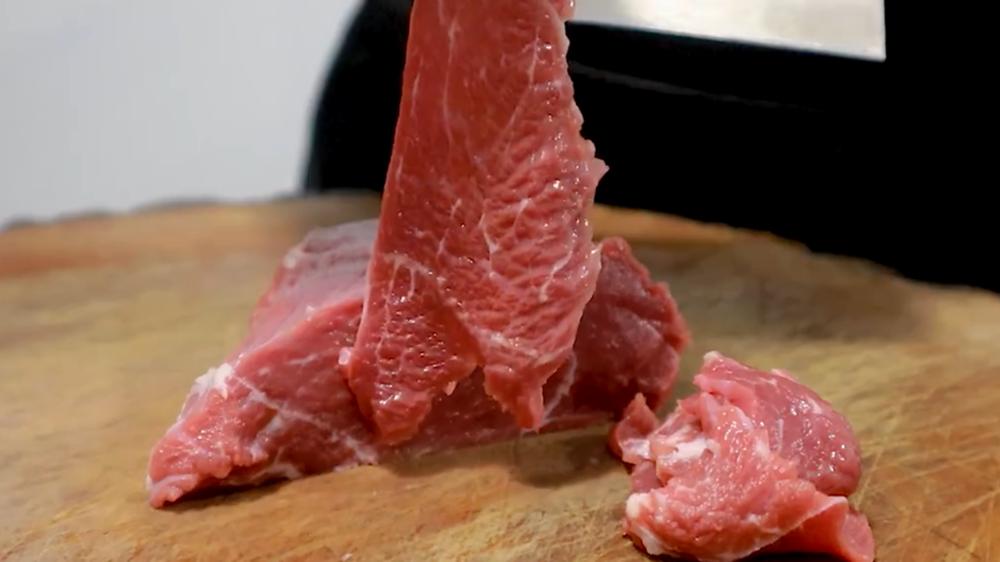 Homemade practice of dry pot beef iNEWS