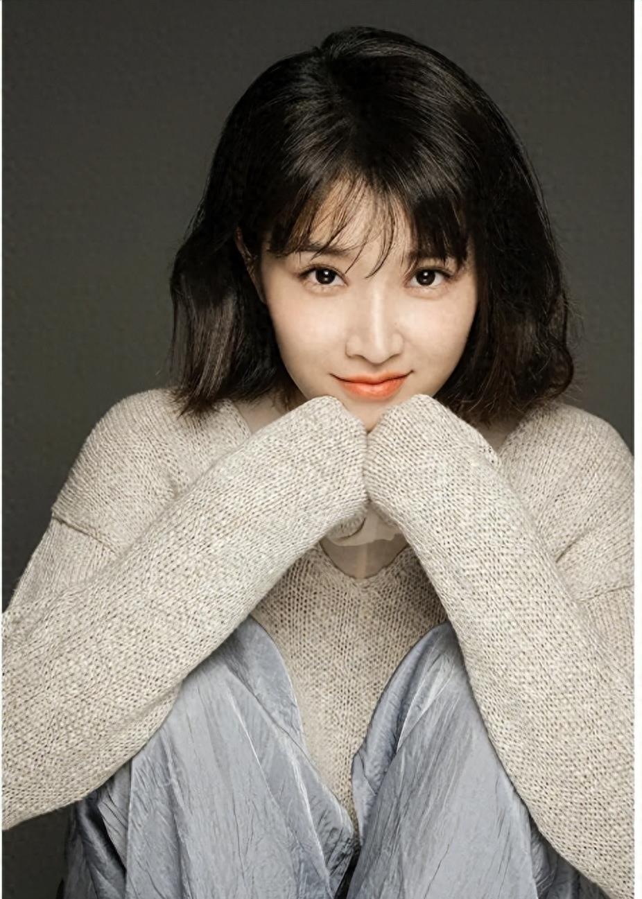 Actor Xi Wang divorced willfully with the support of her stepfather Liu ...