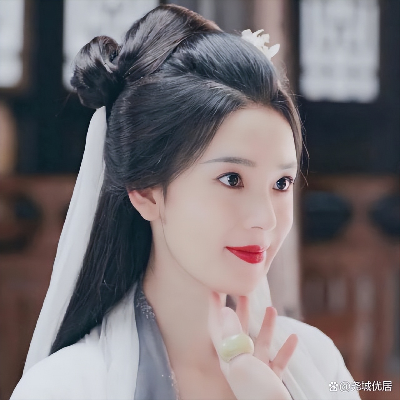 Chen Yao, who can be salty and sweet: she is Yue Qiluo in the fantasy ...