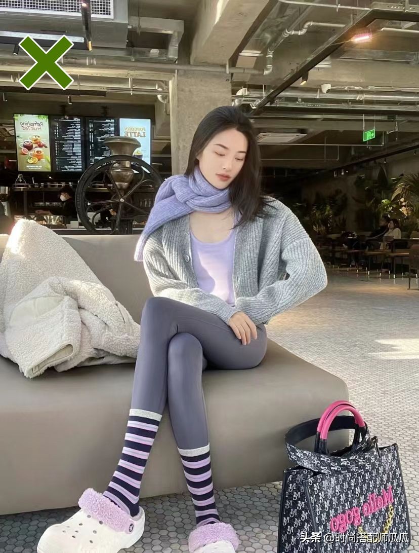 Recently, a new way of wearing has become popular: "socks wrapped in ...