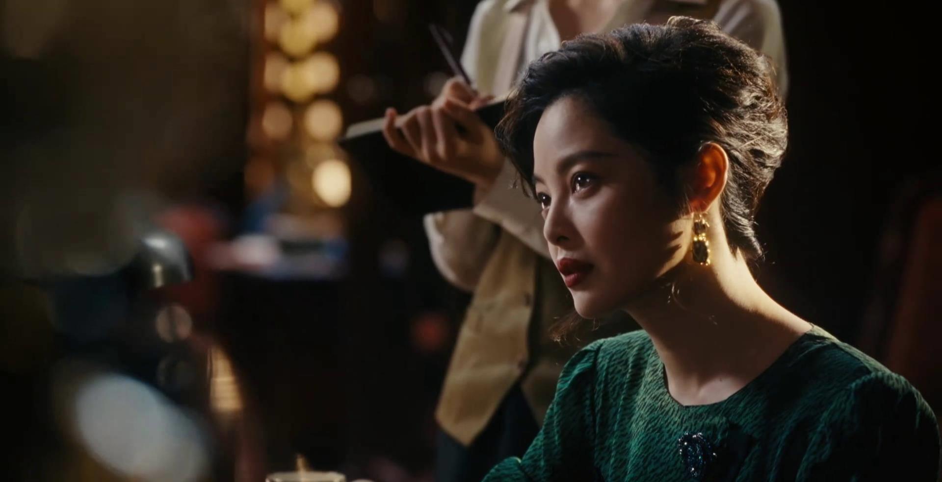 In "Flowers", Wong Kar-Wai doesn't let Xin Zhilei and Hu Ge look into ...