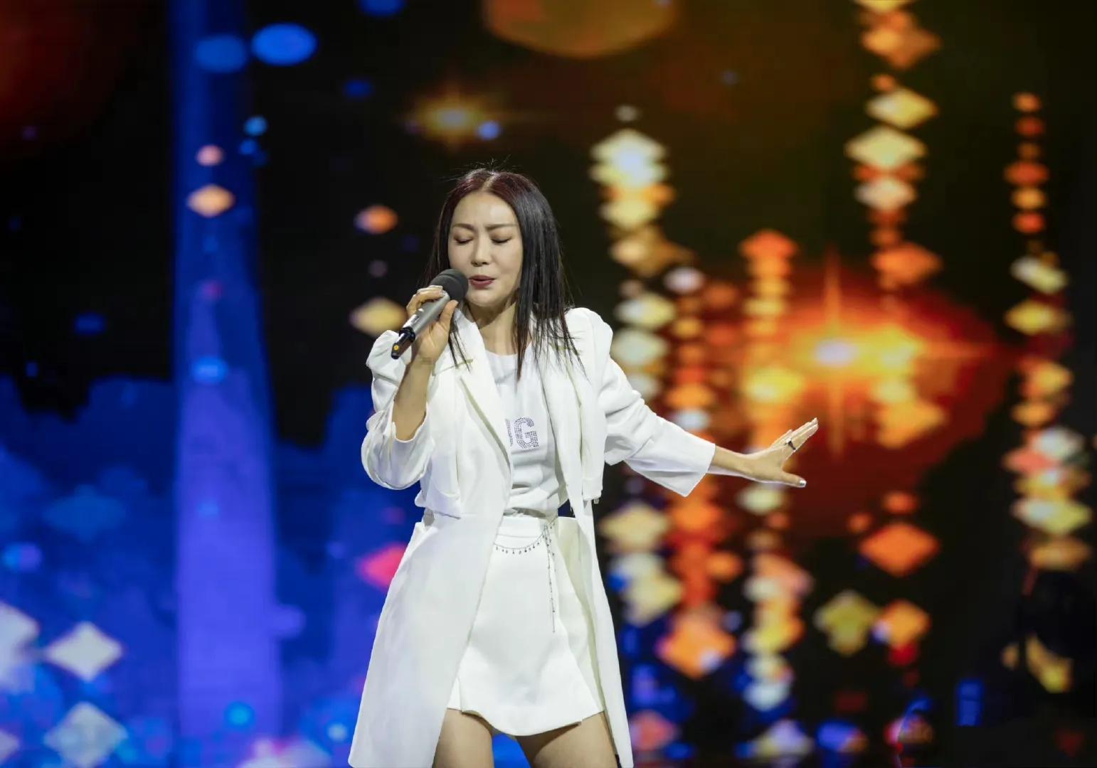 Cheng Lin: At the age of 13, she became popular with 