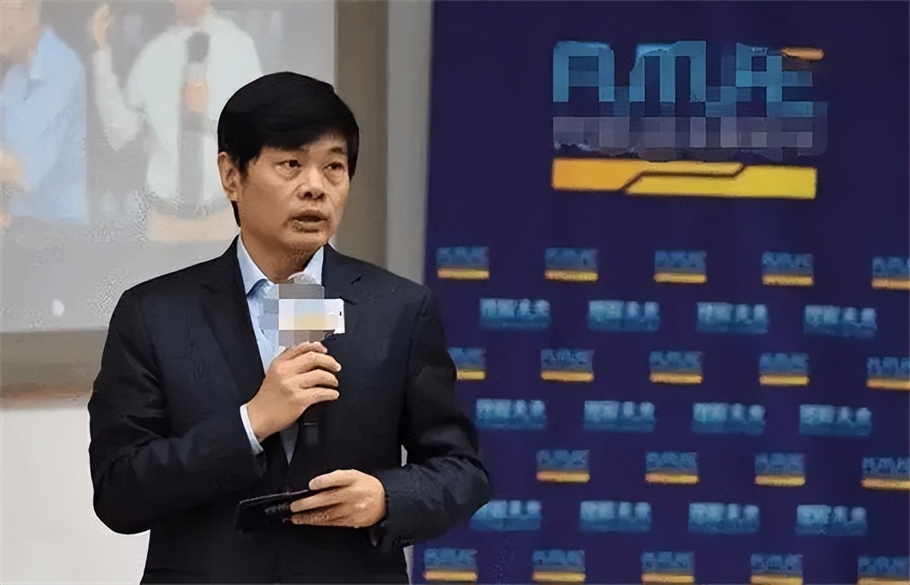 In order to marry the former CCTV host, the rich man Ding Jian gave his ...