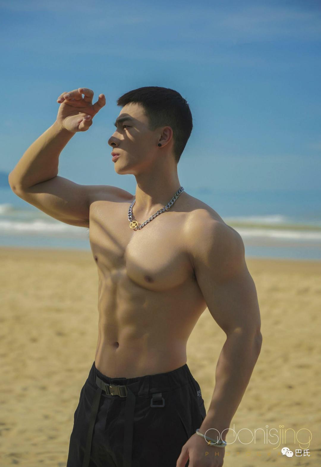 劉京作品Juice Boy完美肌肉男孩-彭果,你喜歡這樣的男朋友嗎? - 頭條匯