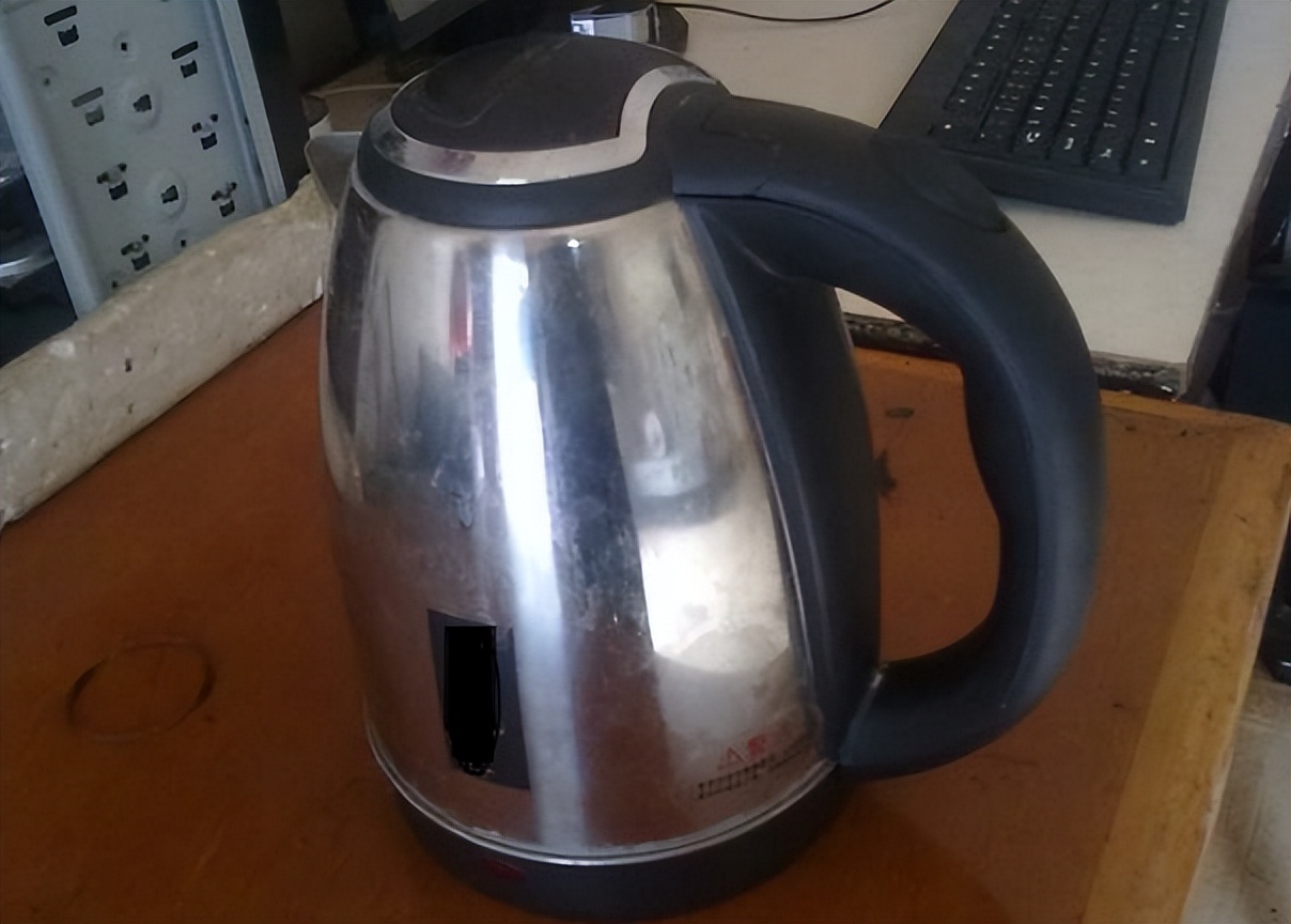 When boiling water in an electric kettle, you must avoid these 3