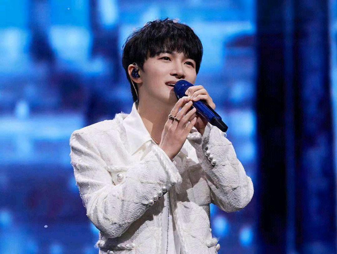The recording of "Stage 2023" started, Zhou Shen and Chen Jiahua served ...