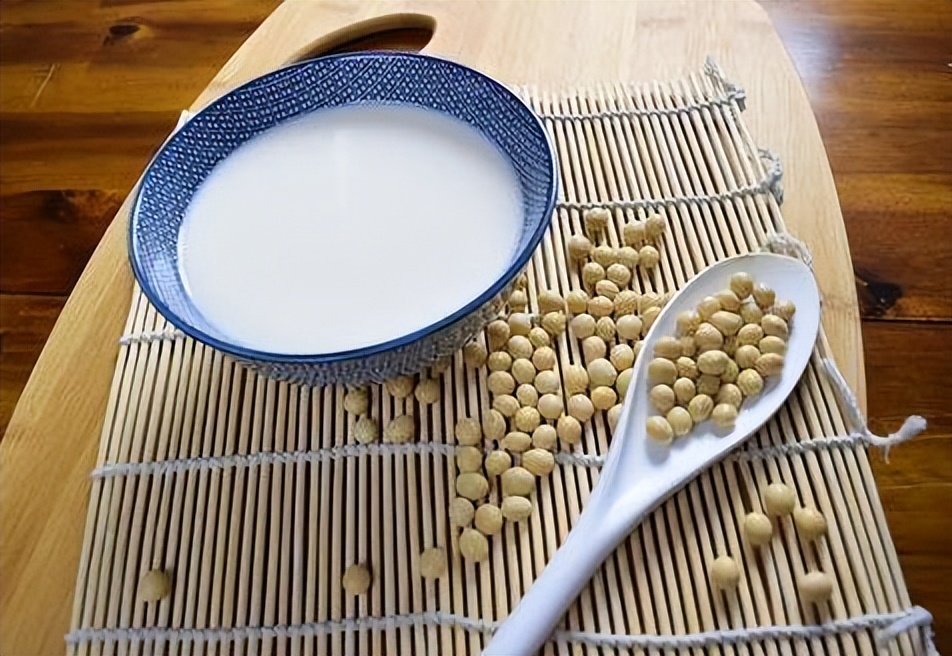 Drinking "soy milk" often has many benefits. Doctor 5 categories may