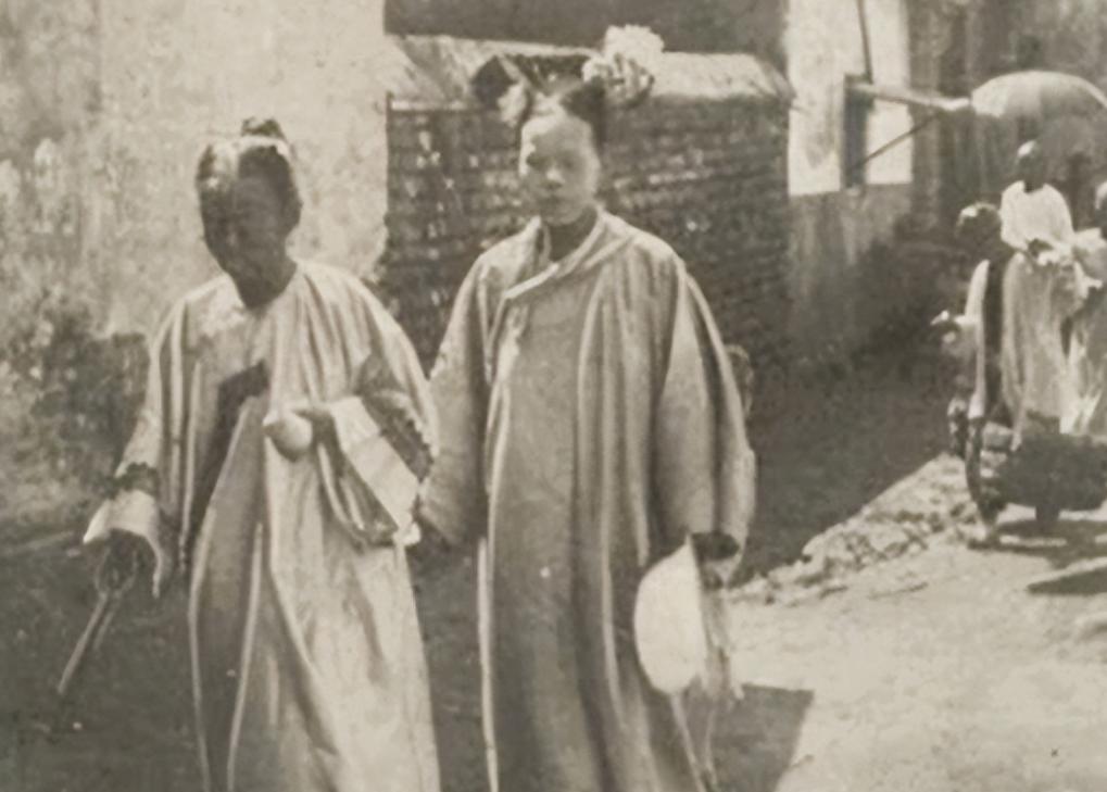 He became an old man in a rickshaw from an uncle of the emperor, and at ...
