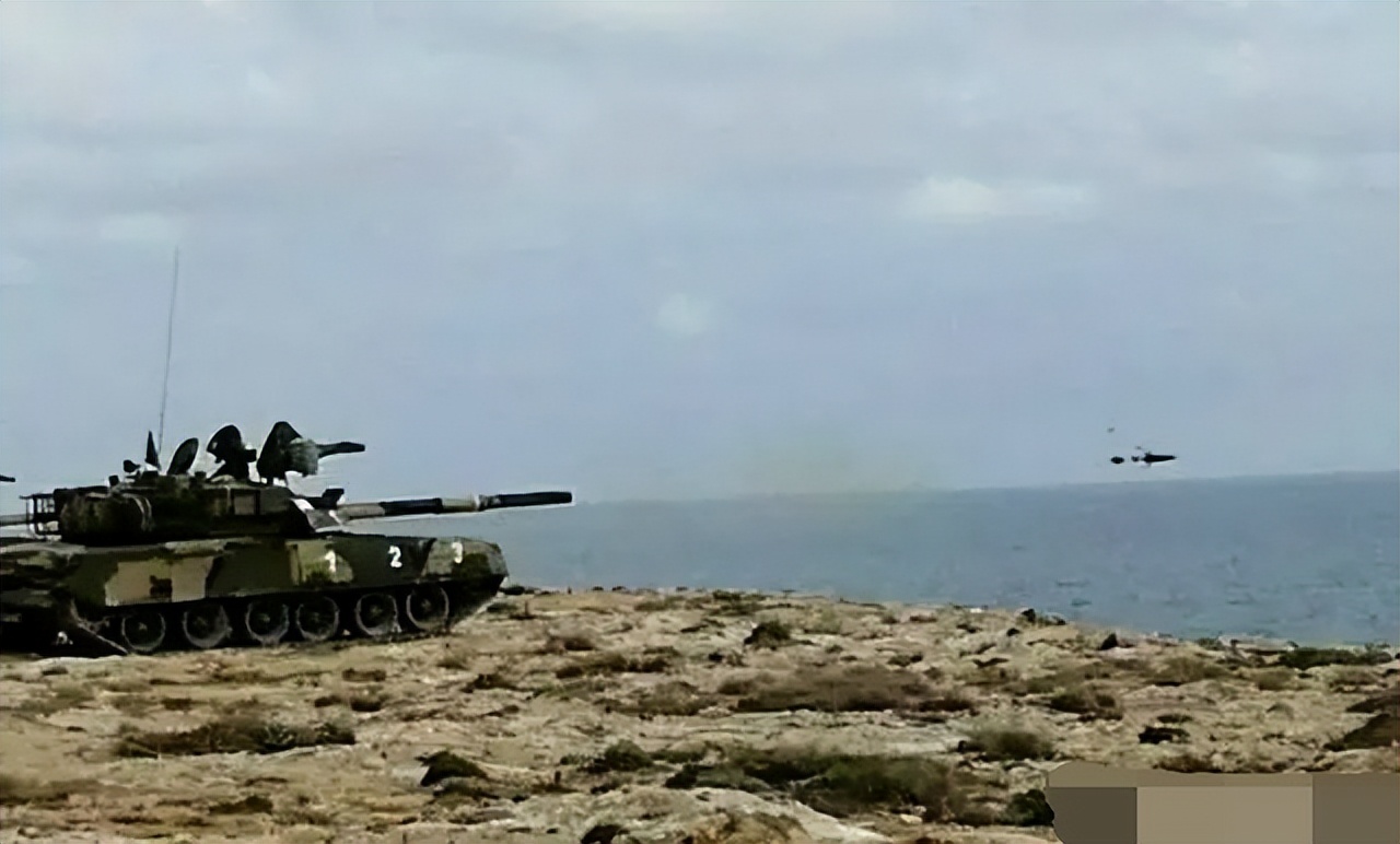 Why do most modern main battle tanks use smoothbore guns instead of