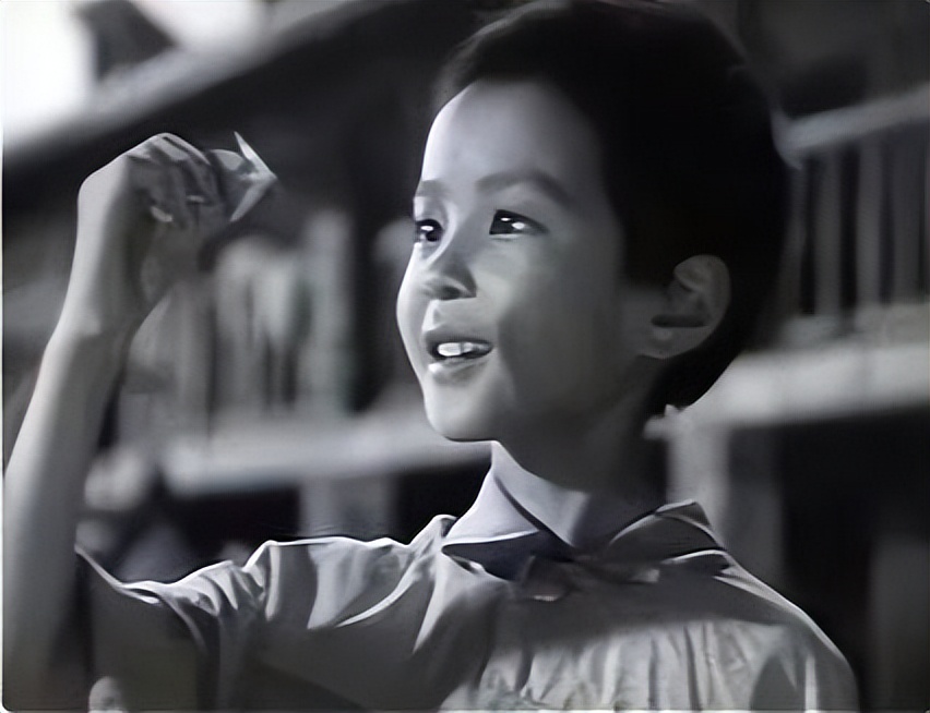 Fang Shu was 10 years younger than Tu Honggang and abandoned her ...