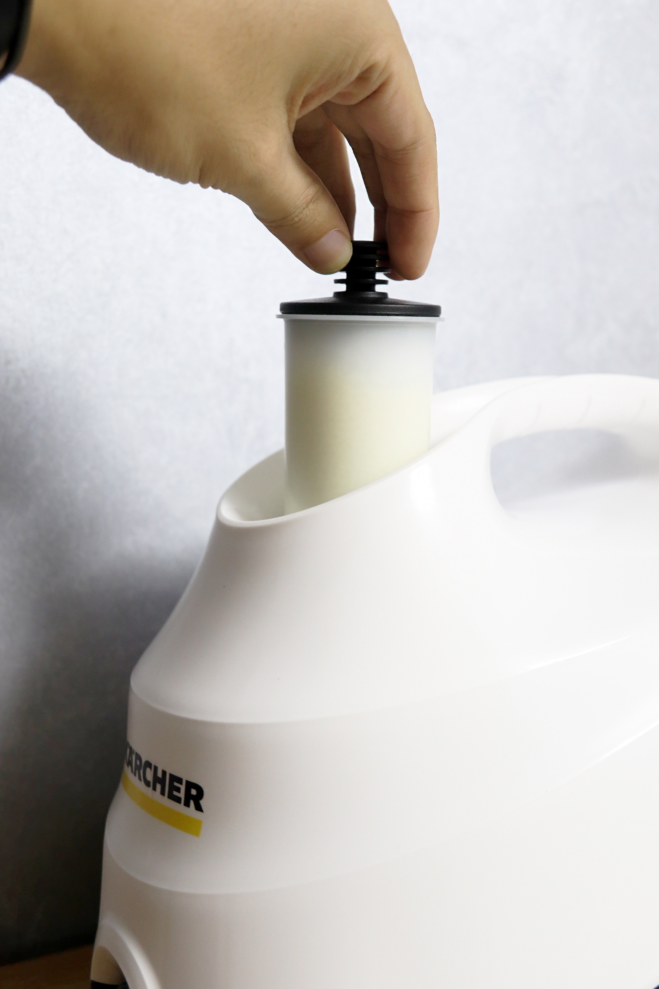 The whole house is clean and hygienic German Karcher SC3 multifunctional steam cleaner