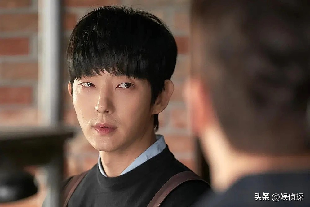 An Analysis of Tetsuya Nakajima's Film Style in "The Flower of Evil