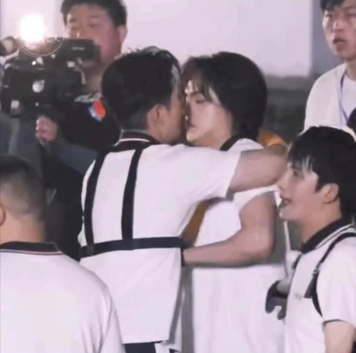 Huang Xiaoming and Yin Zheng kissed each other, it was so explosive! Do ...