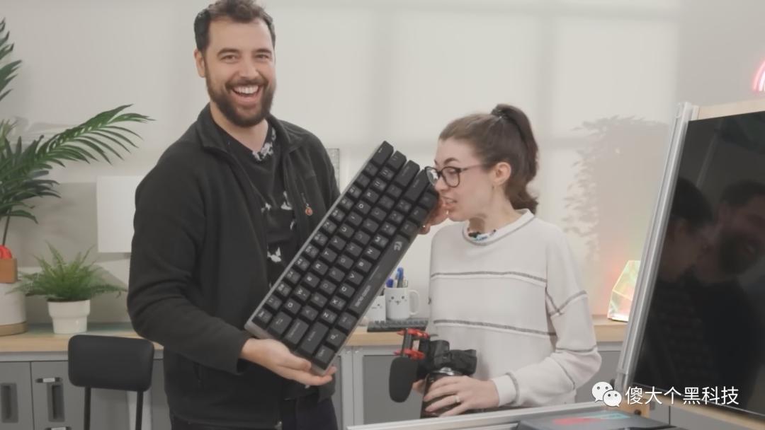 How big is the biggest laptop you have ever seen? iMedia