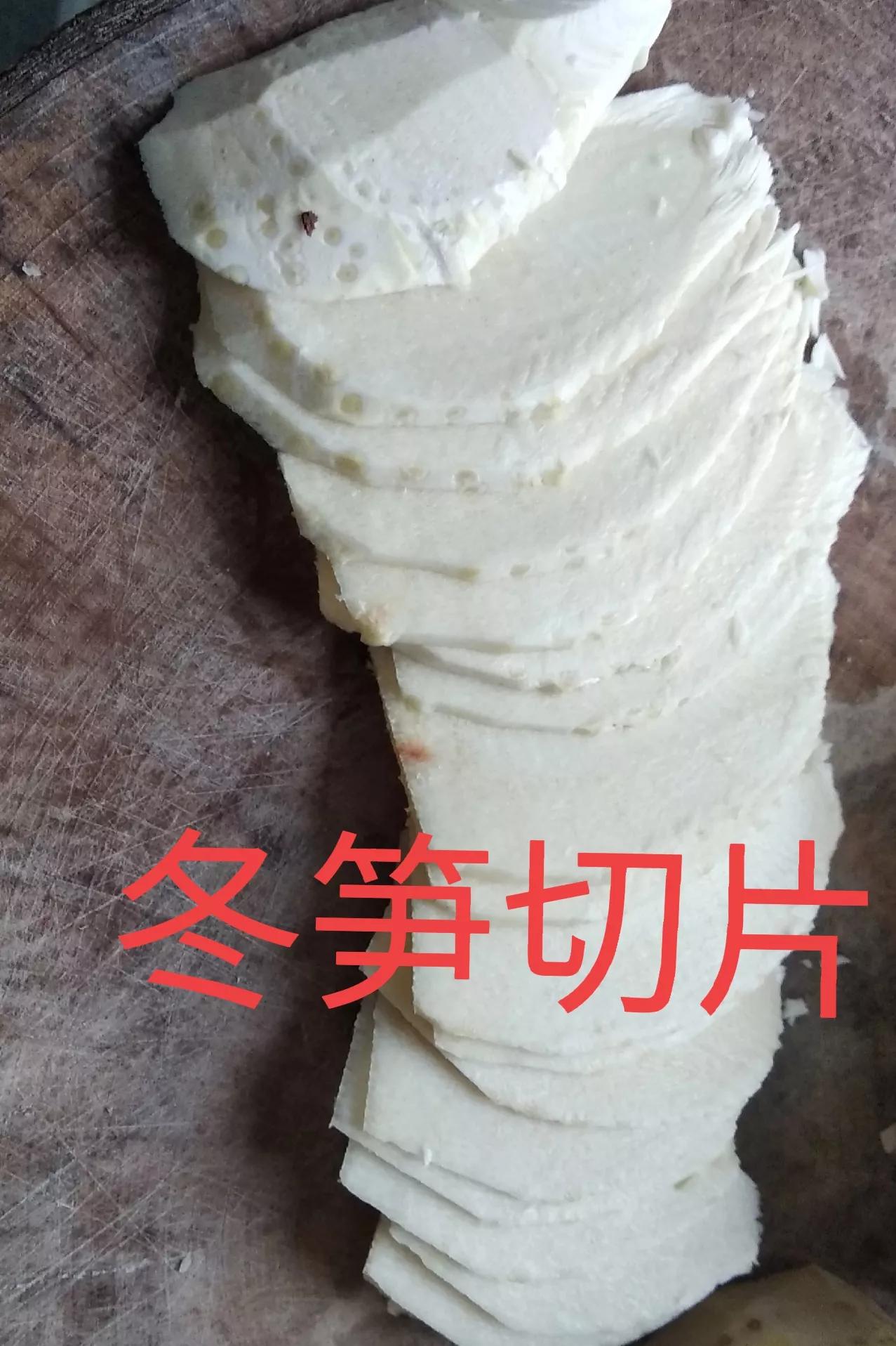 The practice of winter bamboo shoots ribs soup - iNEWS