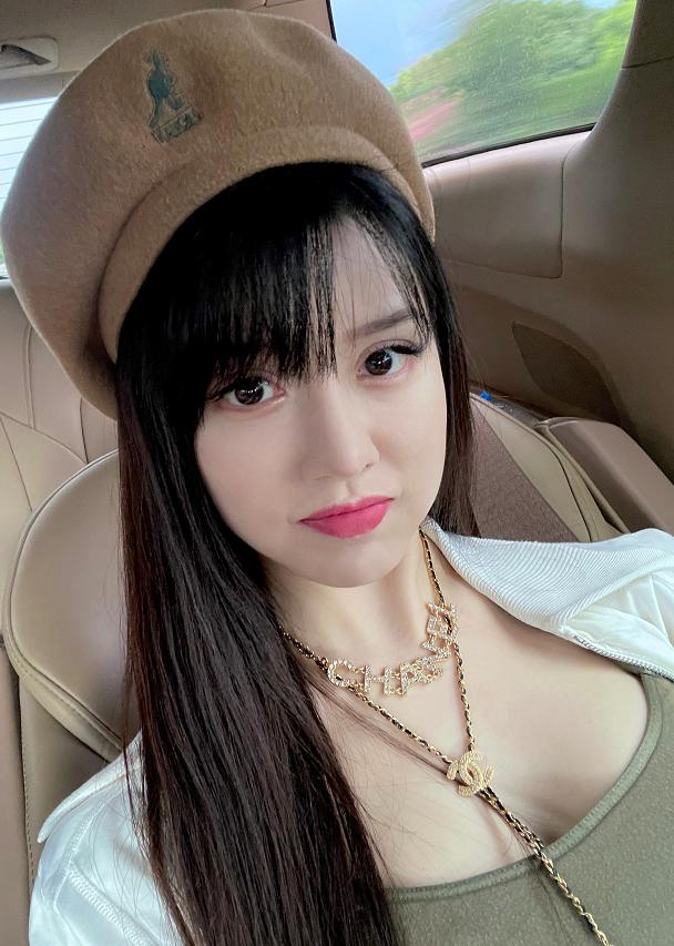 回看by2妹妹Yumi孫雨的穿衣風格,在擦邊風格里遊走 - 資訊咖