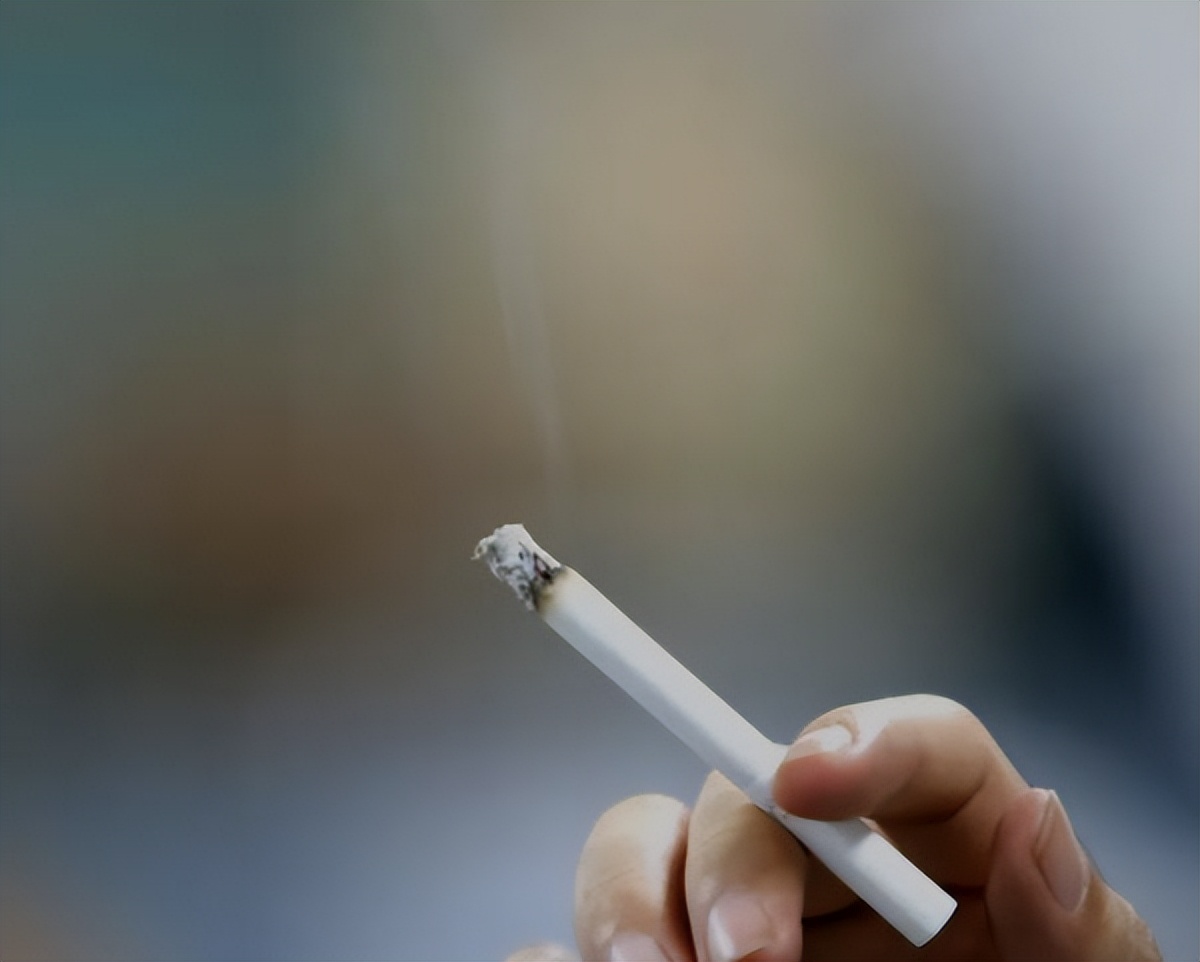 Why are cigarettes divided into hard packs and soft packs, what is the difference between the