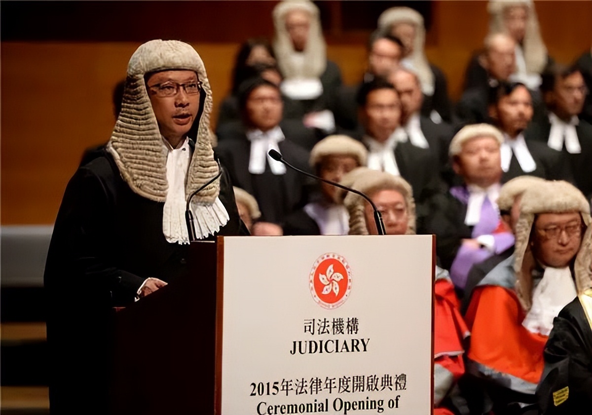 Why are Hong Kong judges and lawyers still wearing robes and wigs? - iNEWS