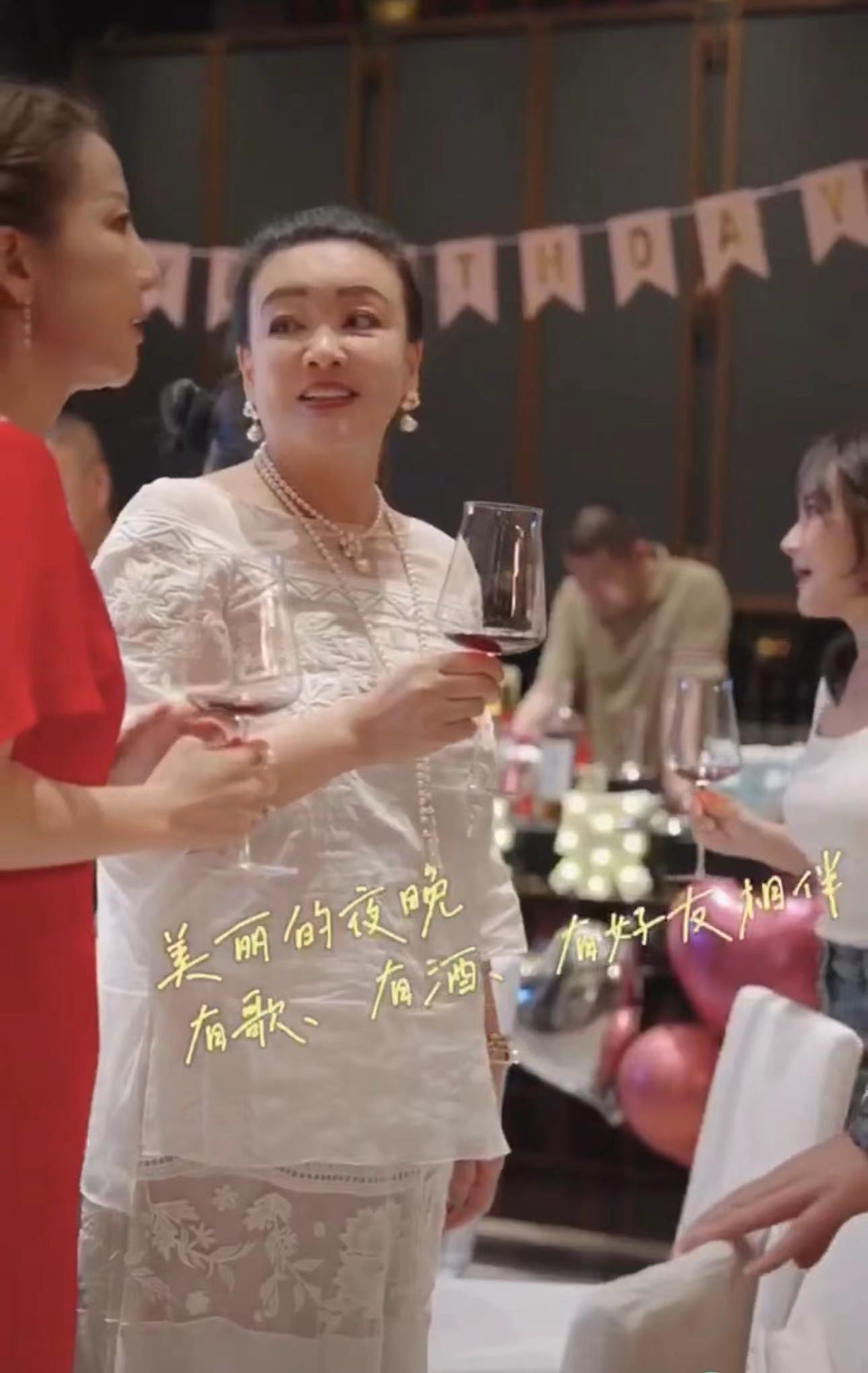 Qi Qin appeared at the reception, so thin and old that he couldn't recognize him! Showed