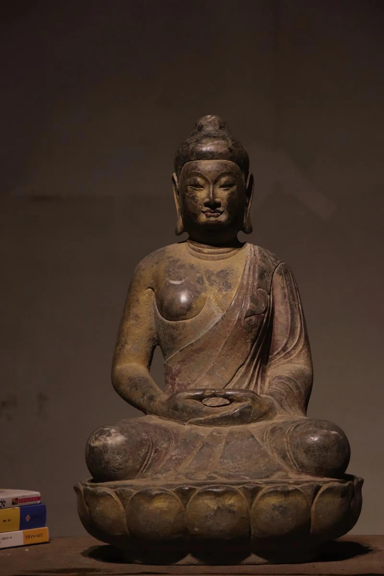 Shakyamuni statue Material: bluestone - iNEWS