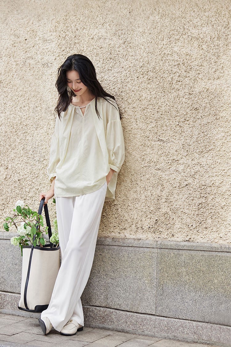 This Tencel shirt is goodlooking, and the niche design shows the charm