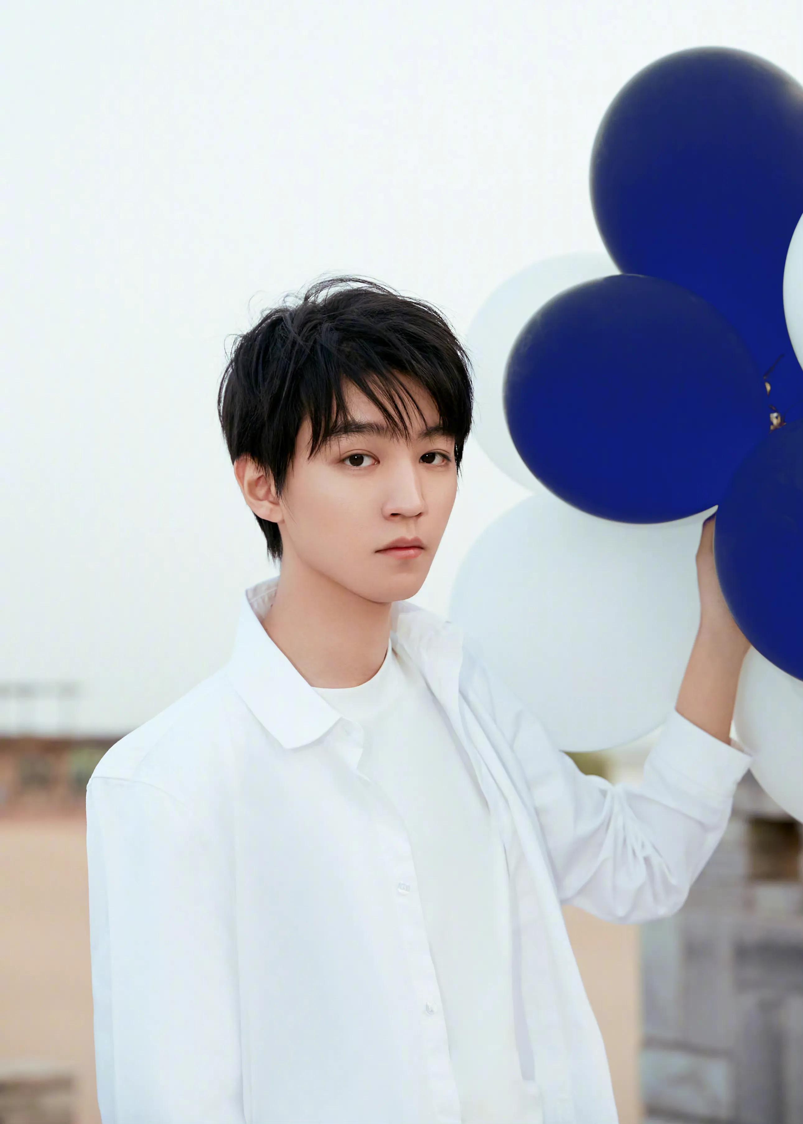 Wang Junkai | White shirt - iNEWS