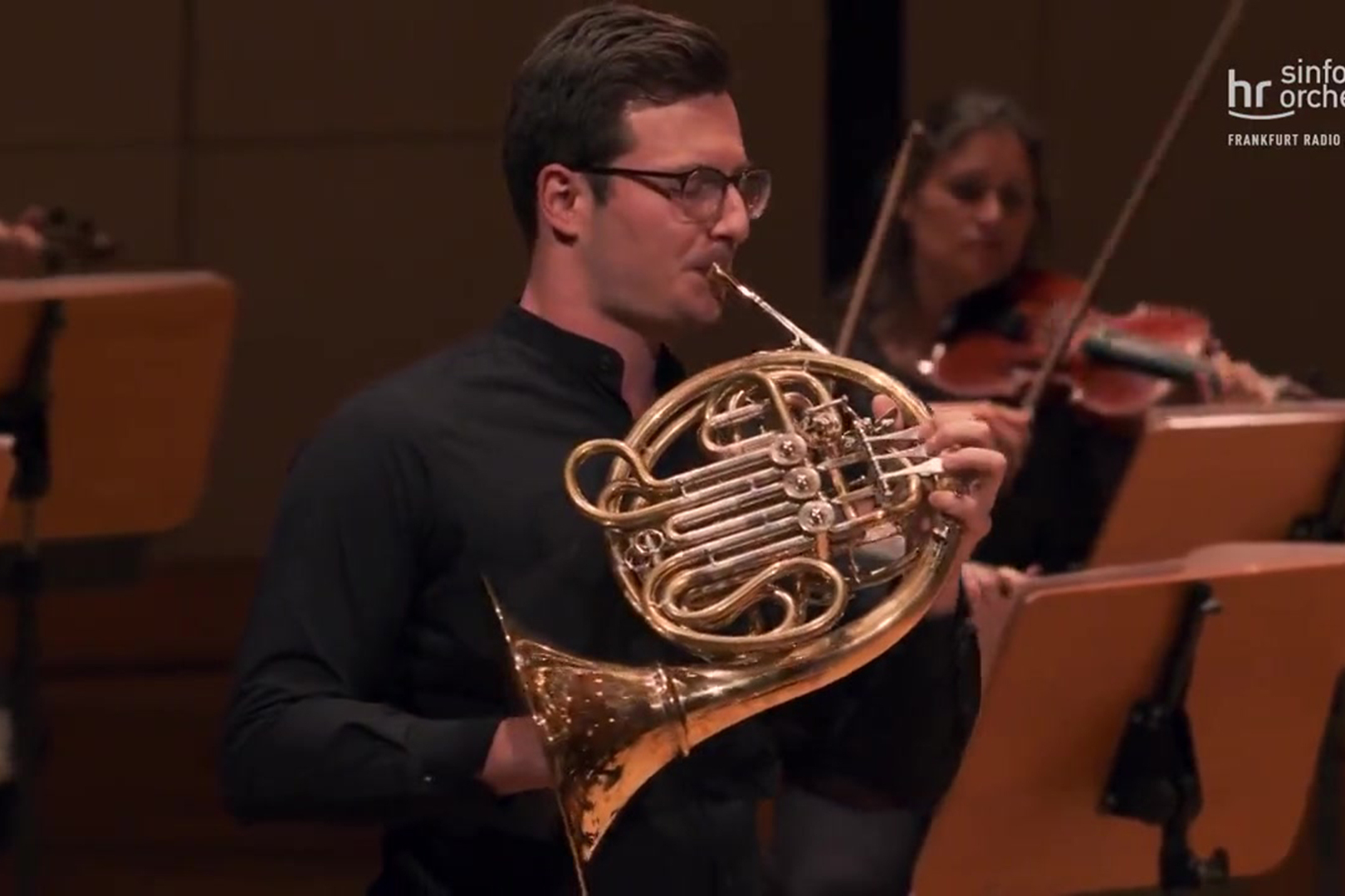 A Comparative Study of the French French Horn and the Chinese Suona