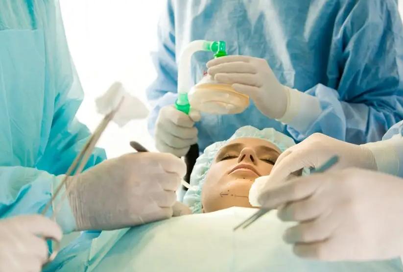 General anesthesia or local anesthesia for plastic surgery, take a look