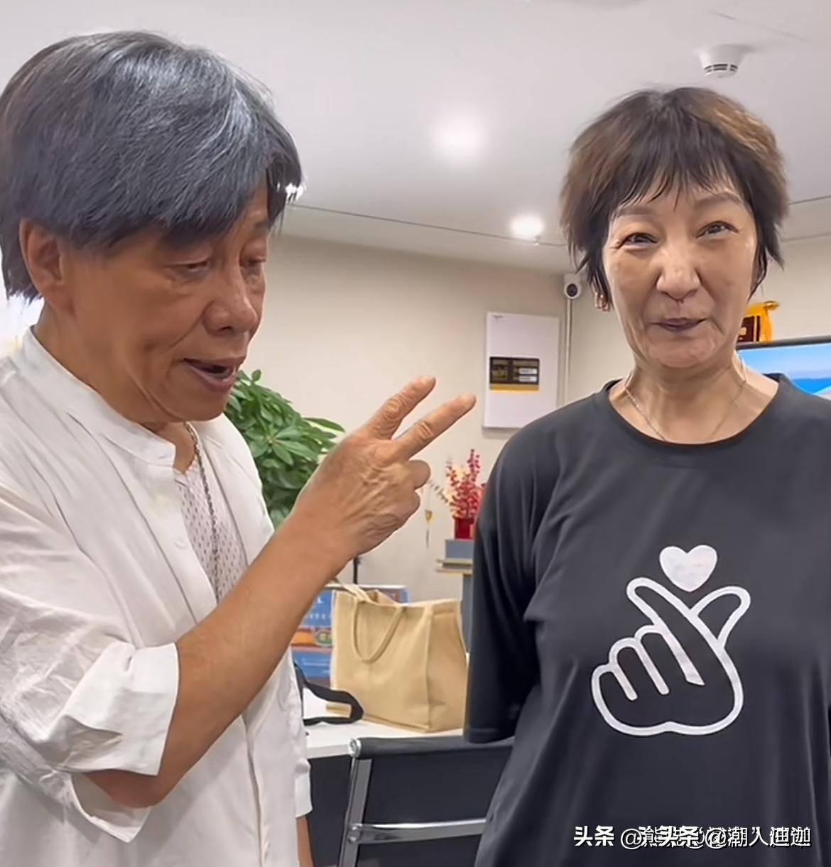 59-year-old "Li Mochou" and Liang Xiaolong reunited! His appearance is ...
