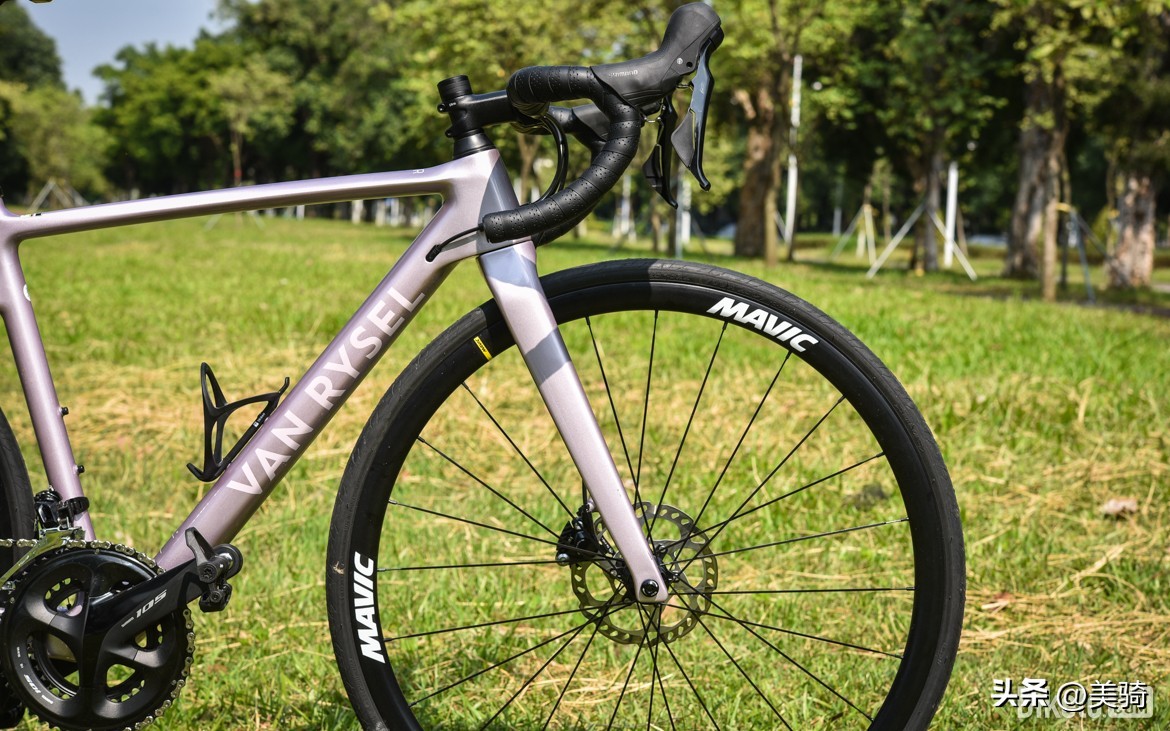 Alternative Entry Carbon Van Rysel NCR CF Road Bike Review - IMedia