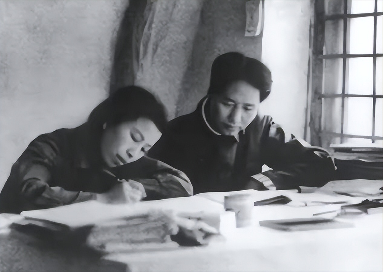 In 1959, He Zizhen asked Li Min to give Jiang Qing a gift. In his later ...