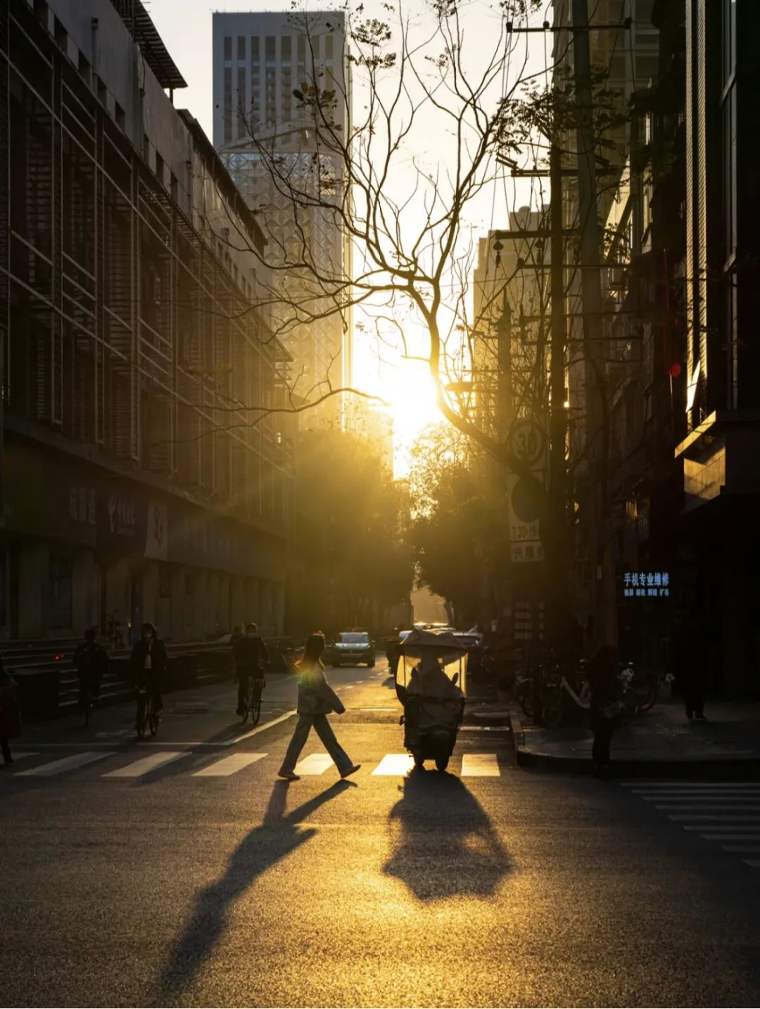 When the sun comes out in Chengdu, go catch a sunset - iNEWS