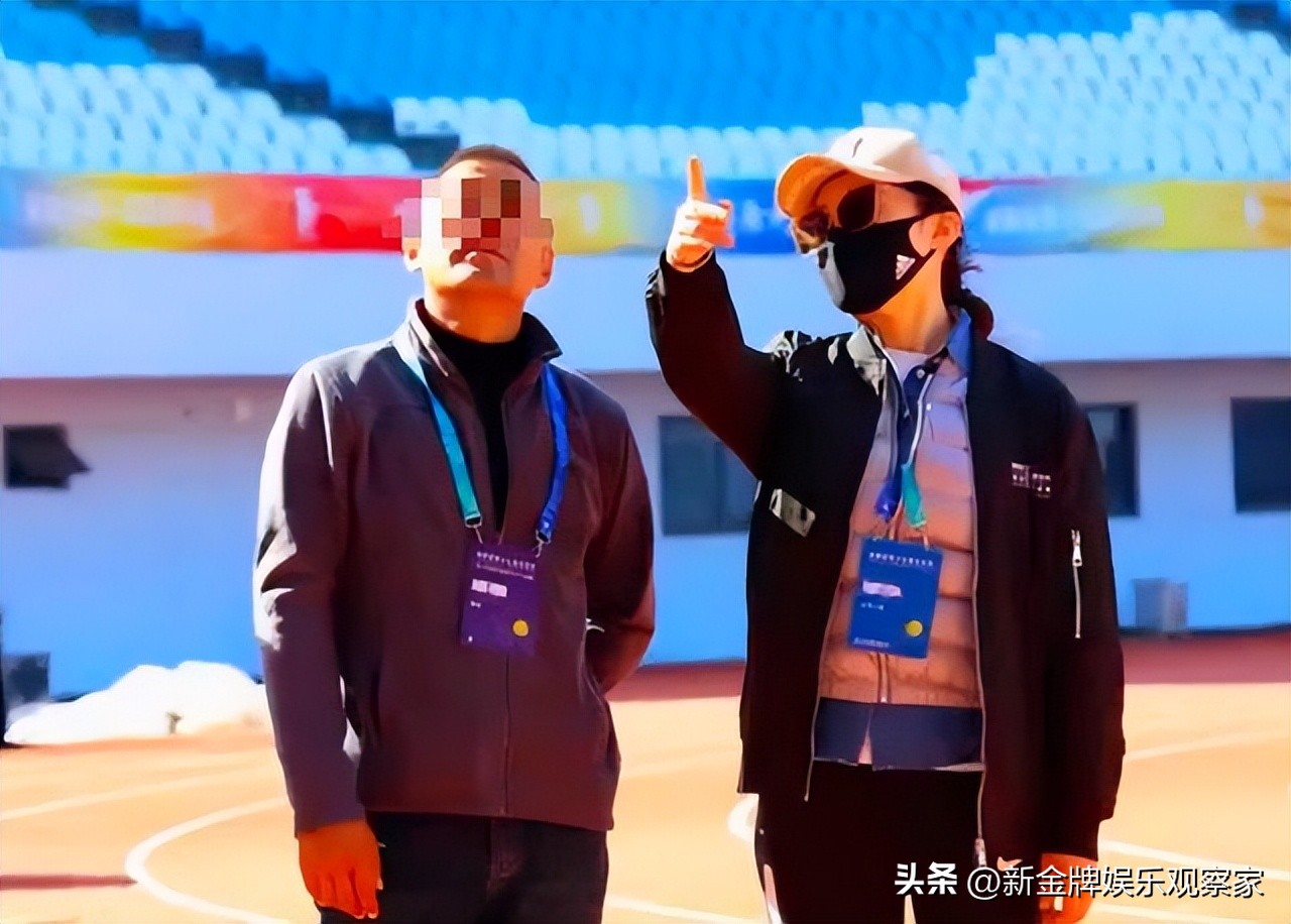 54-year-old Zhou Tao rarely updates recent photos, showing up at the ...