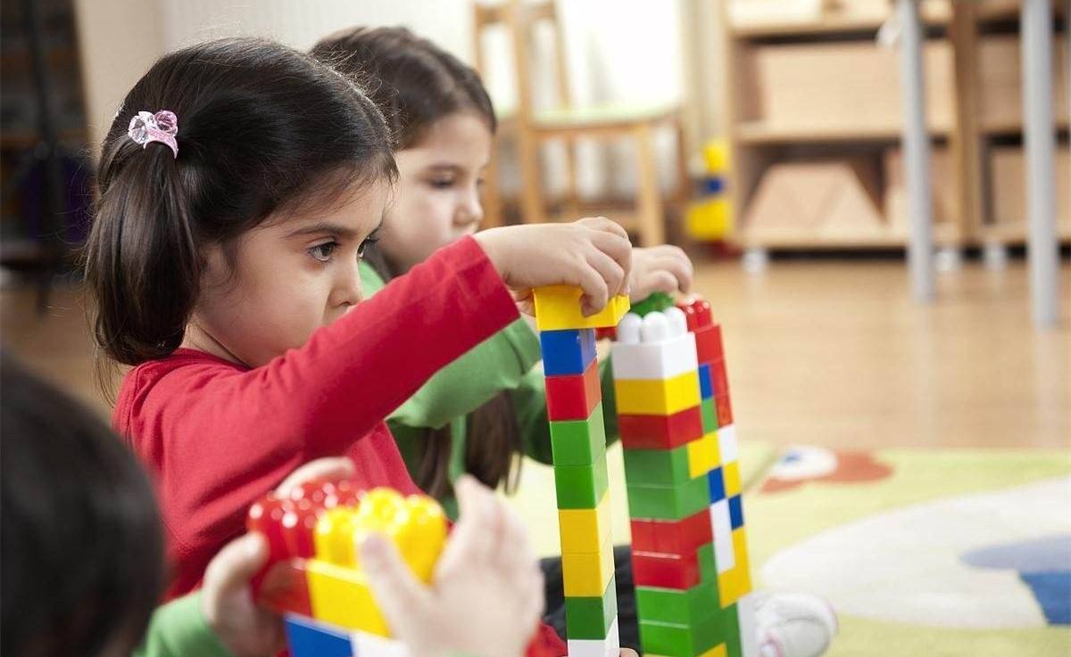 Children like to play with building blocks, okay? iNEWS