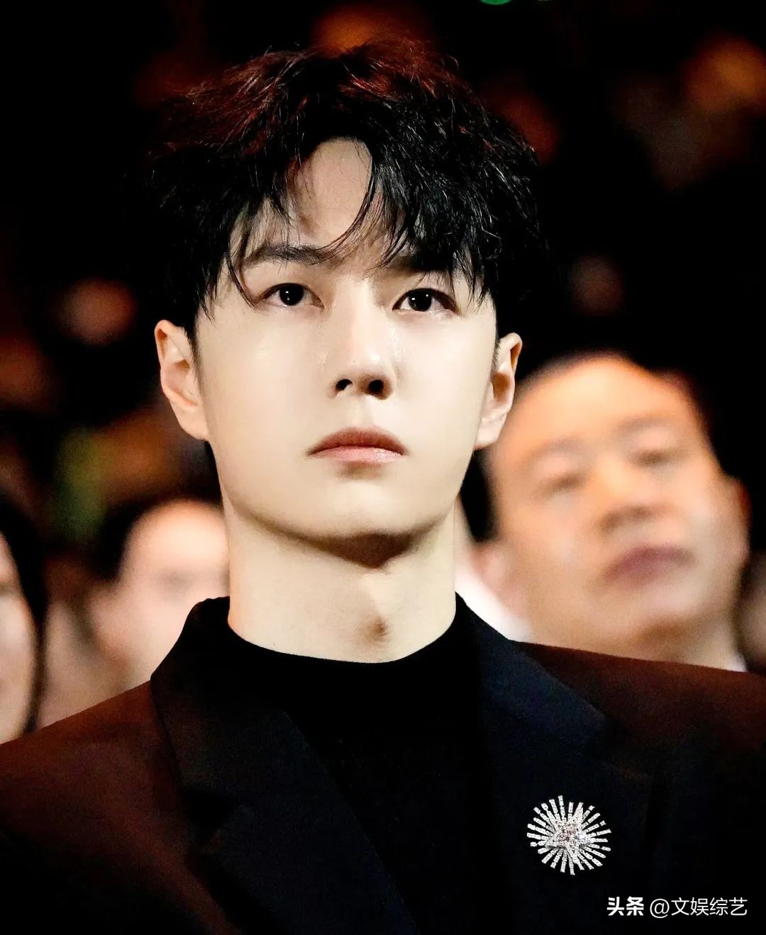 Wang Yibo appeared at the Huabiao Awards, and his handsome and capable ...