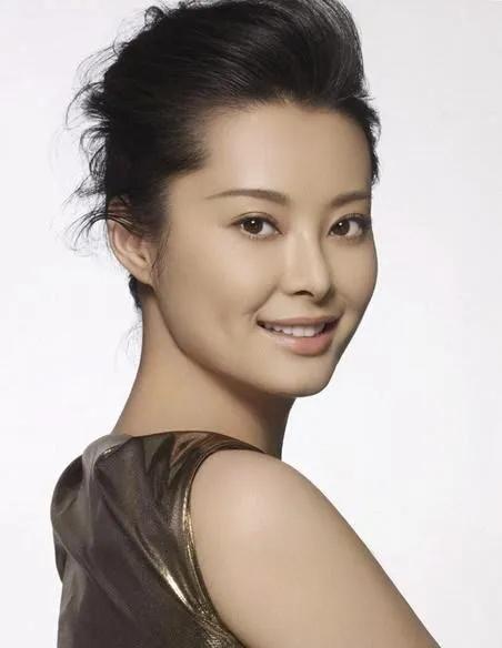 Mainland actress - Yuan Li - iNEWS