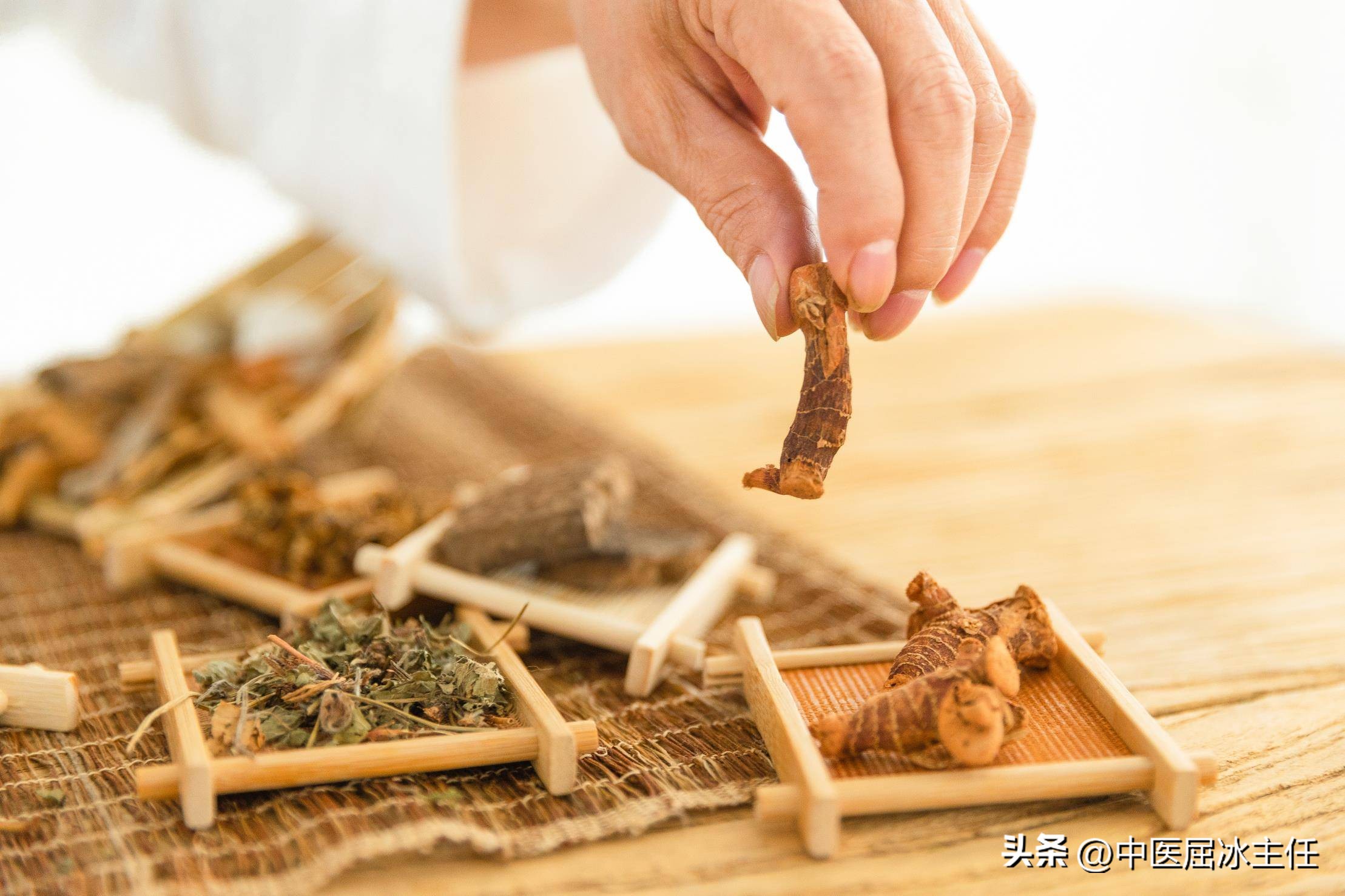 Gout, damp heat is the root cause! This prescription of traditional