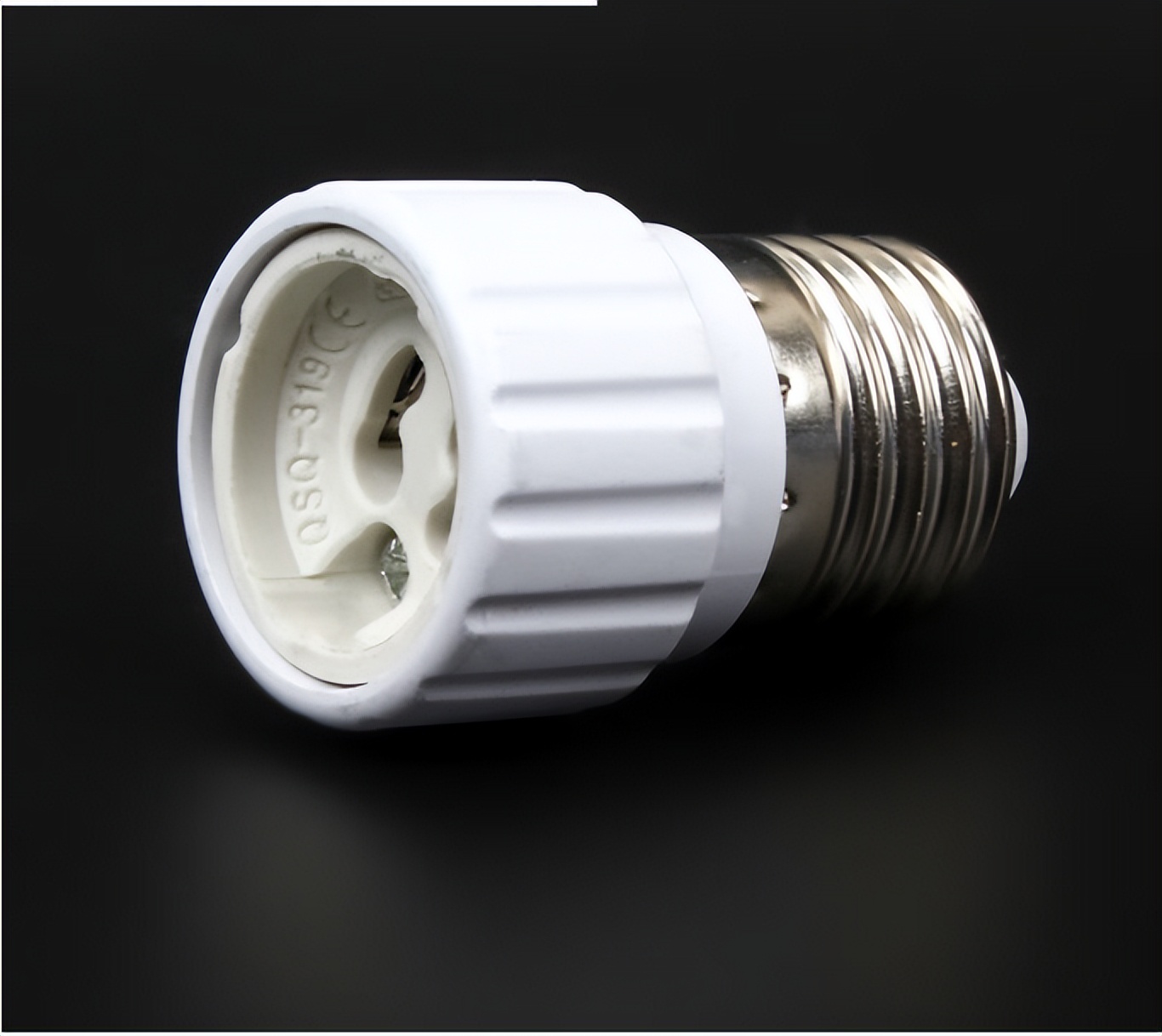 What is the UL certification standard for Amazon lamp holders? ul496