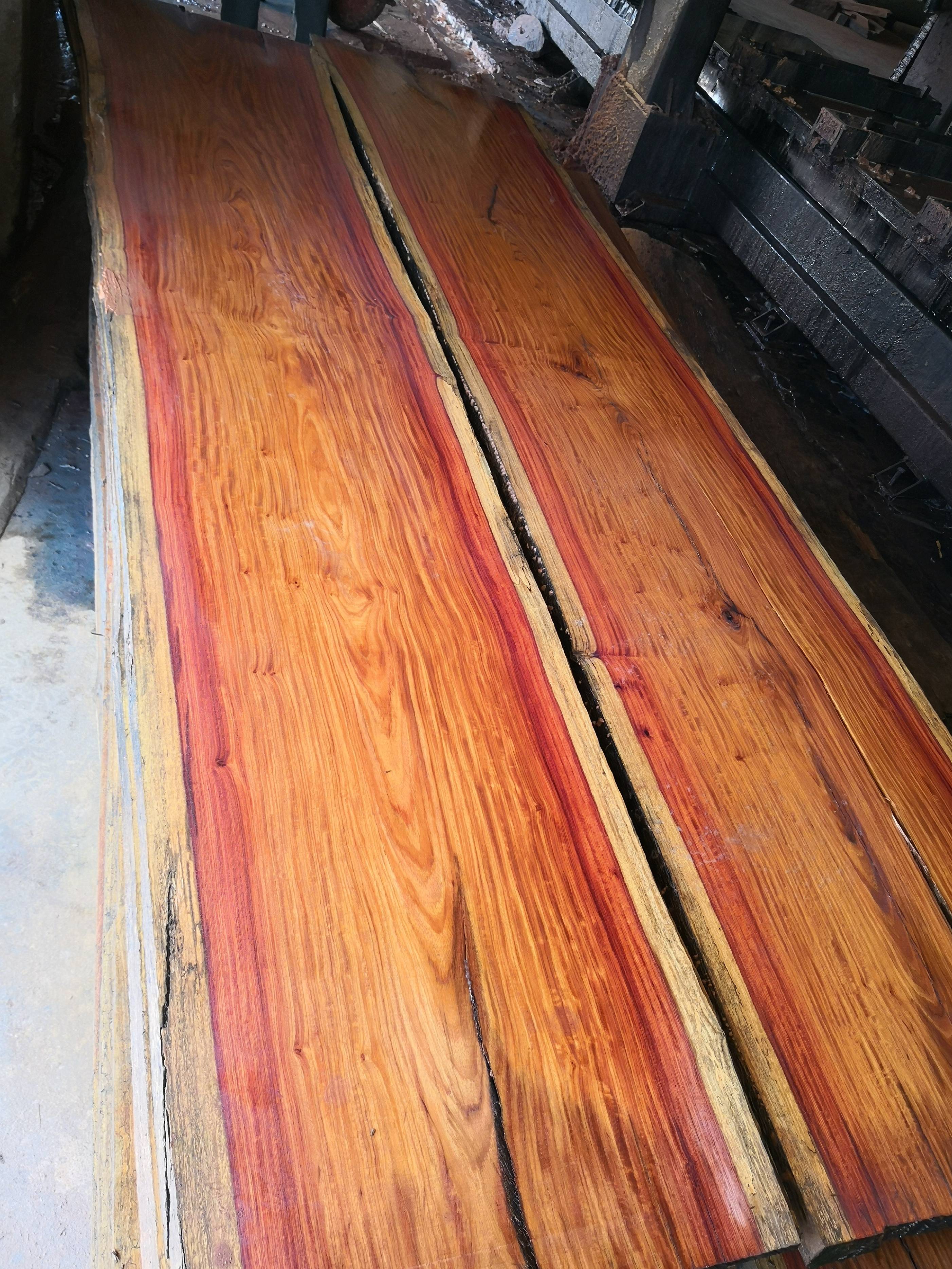 What are the factors that affect the price of mahogany furniture iNEWS