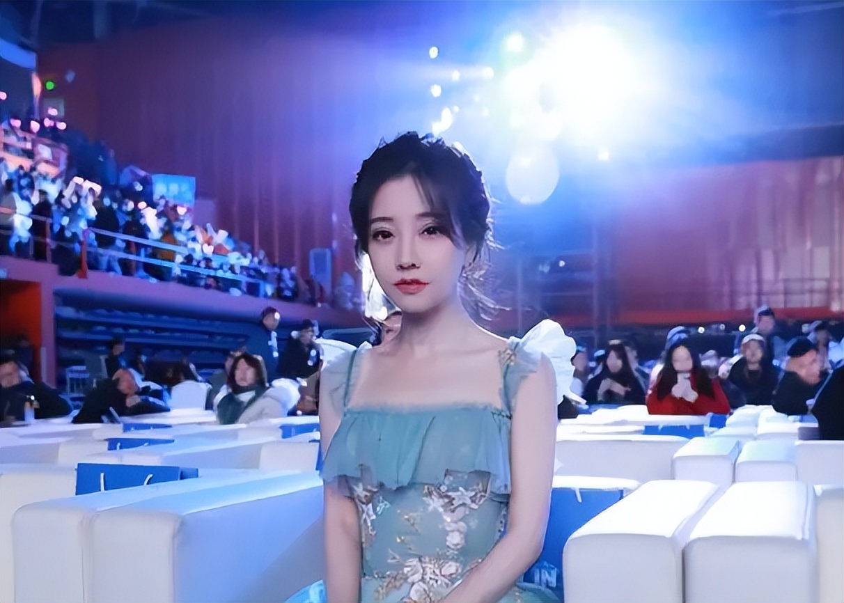 Relying on cover songs to become popular, without strong musical skills ...