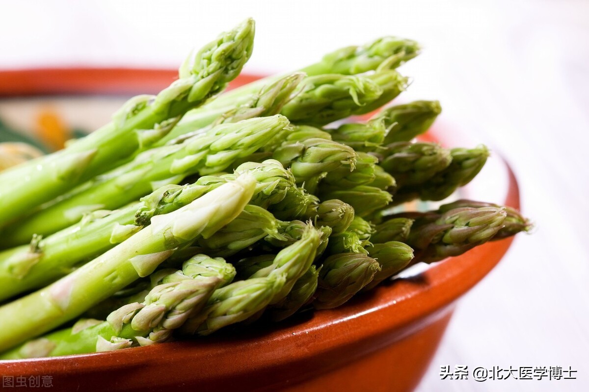 Lentils, seaweed, and asparagus are high in purines and can't be eaten