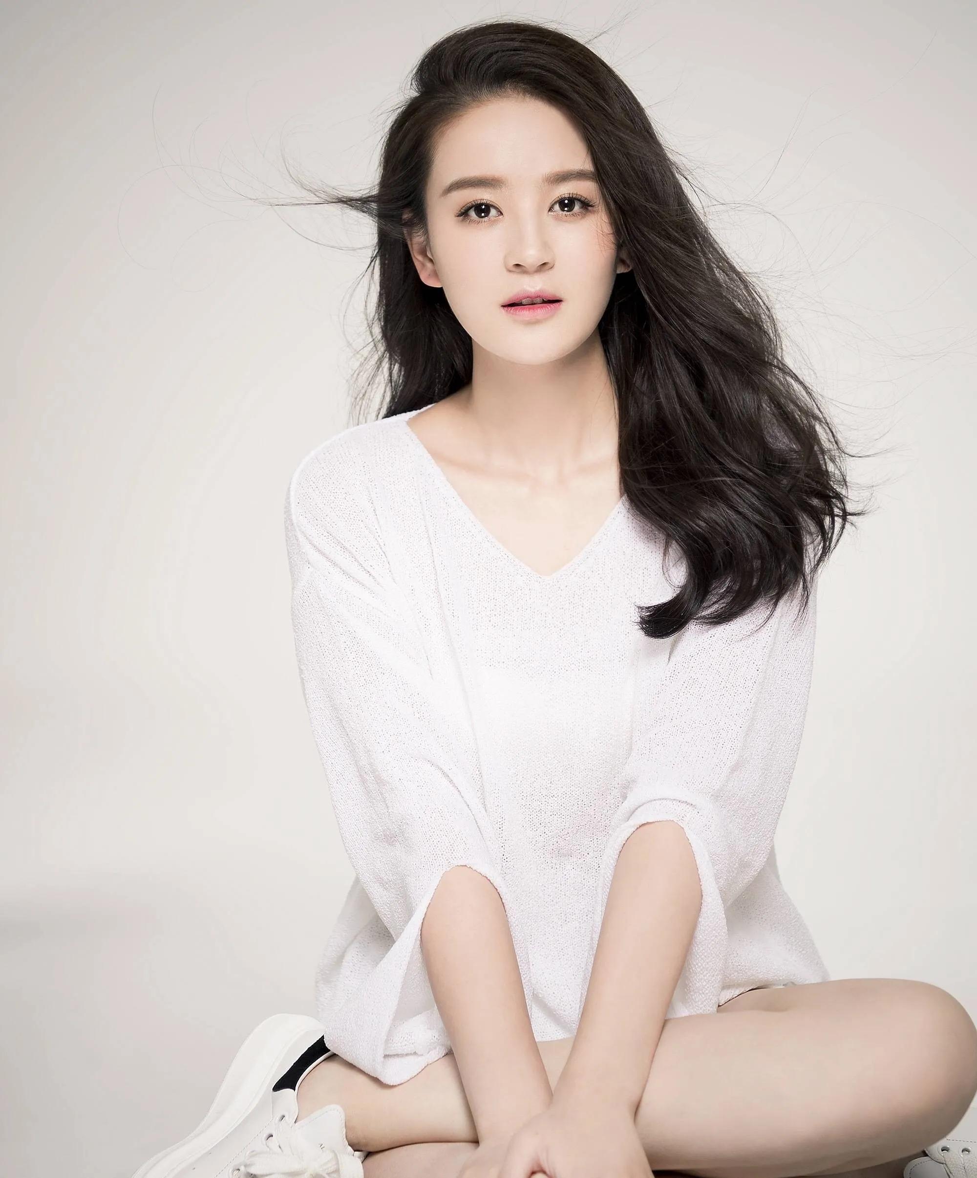 Mainland actress Zeng Yixuan - iNEWS