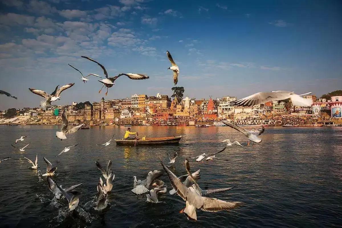 The Ganges, the largest river in the South Asian subcontinent with ...
