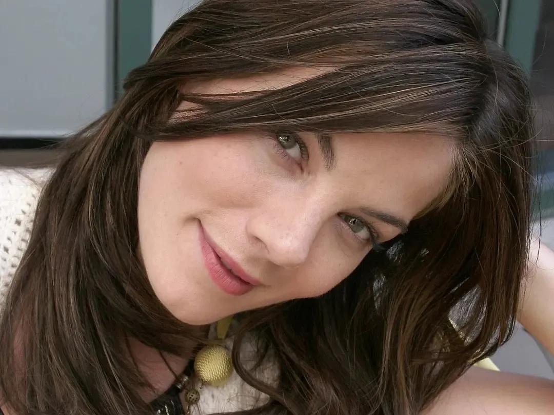 disc girl Michelle Monaghan - iNEWS