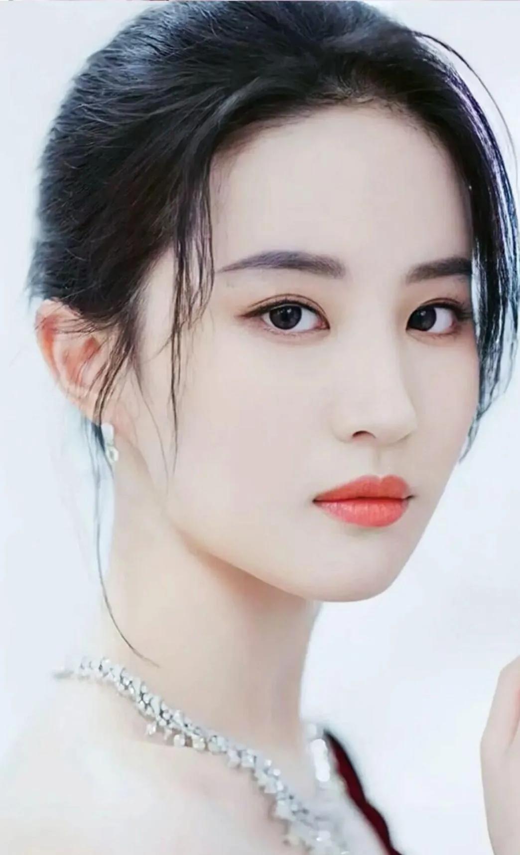 Beautiful picture of Liu Yifei's fairy sister - iNEWS